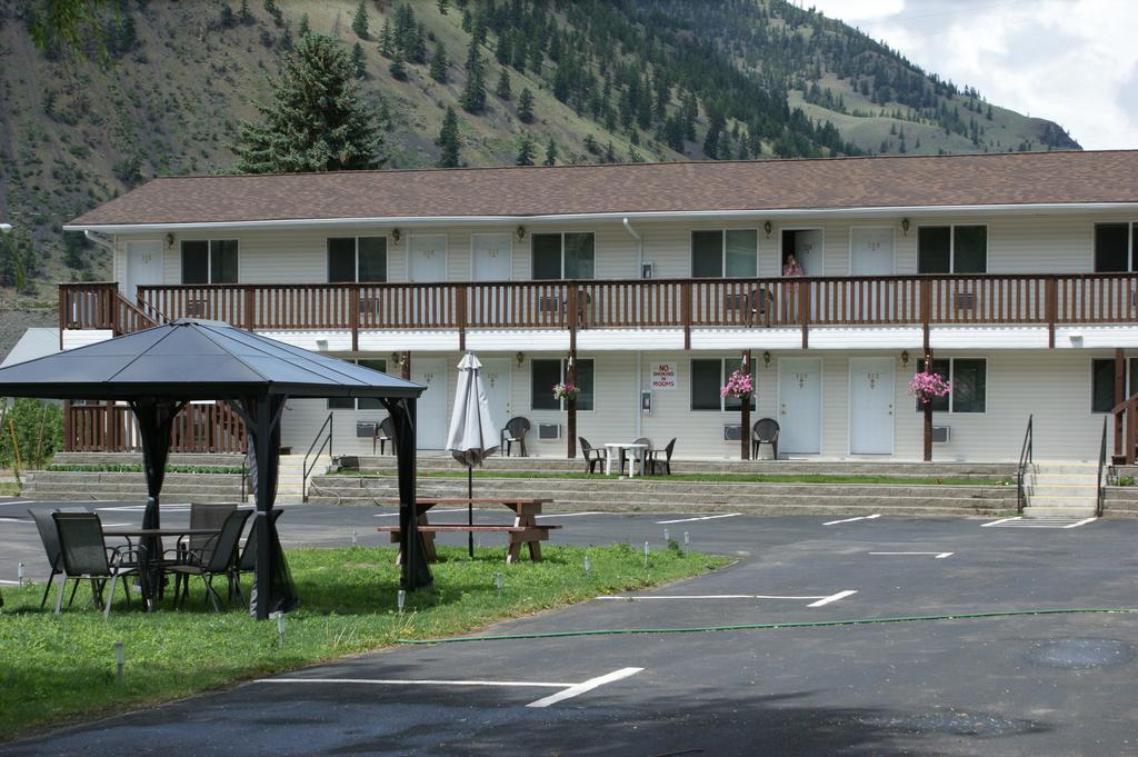 Elks Motel Keremeos Ngoại thất bức ảnh